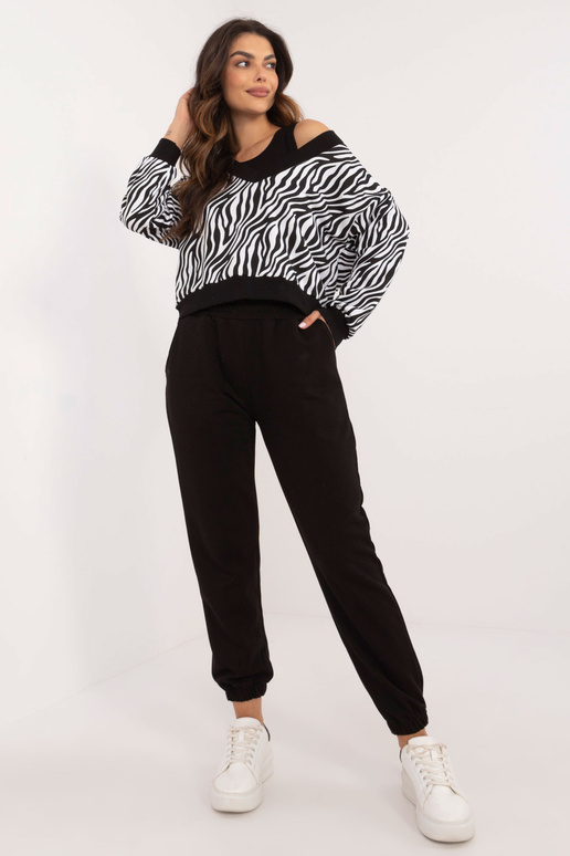 Dviejų dalių komplektas... Dviejų dalių komplektas...