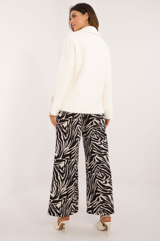 Striukė-MBM-KR-250.77- balkšvos spalvos