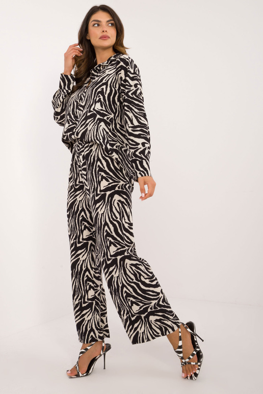 Dviejų dalių komplektas... Dviejų dalių komplektas...