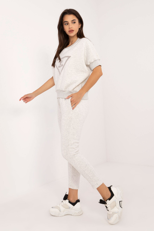 Dviejų dalių komplektas... Dviejų dalių komplektas...