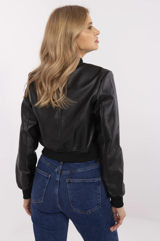 Striukė-NM-KR-DA-0939(A).83-juoda