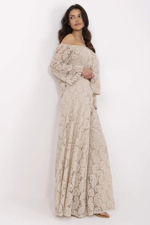 Kelnės iš nėrinių Kelnės iš nėrinių