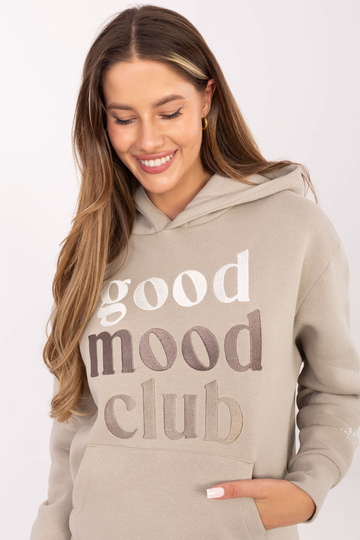 Šviesiai smėlinis džemperis