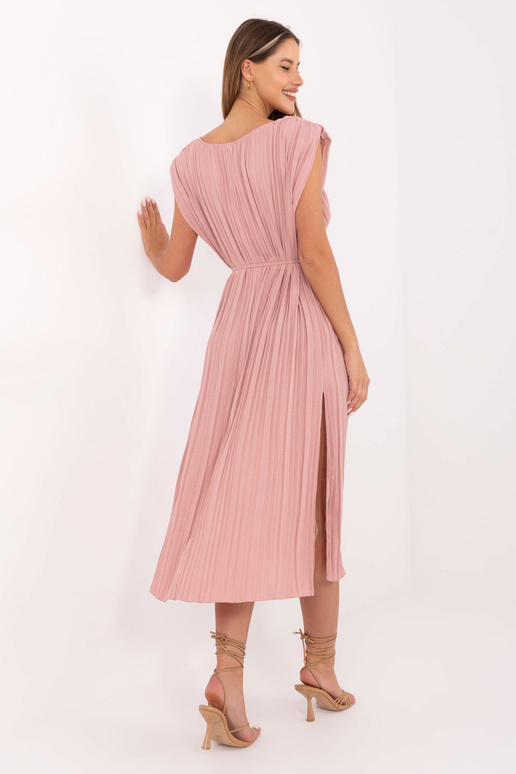 Tamsiai rožinė suknelė