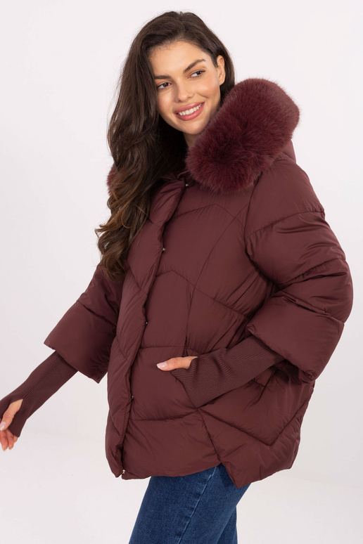 Bordo spalvos striukė Bordo spalvos striukė