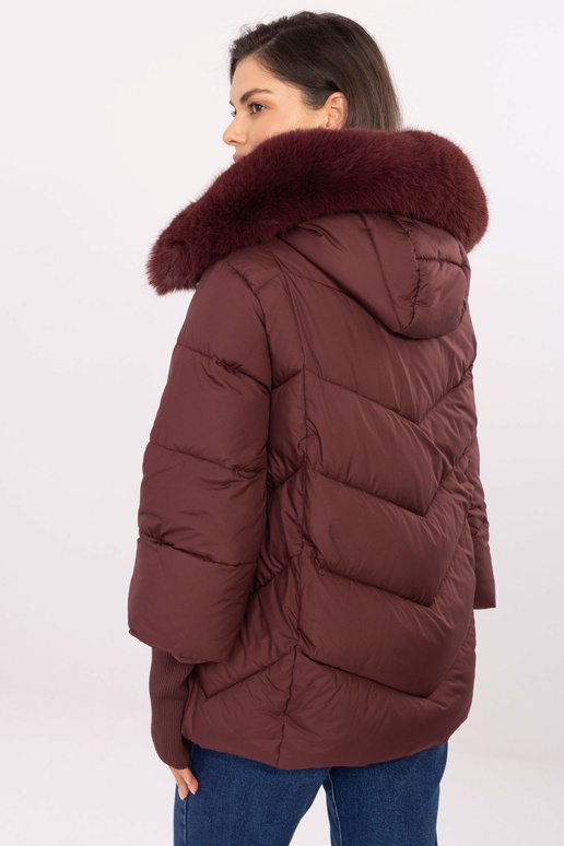 Bordo spalvos striukė Bordo spalvos striukė