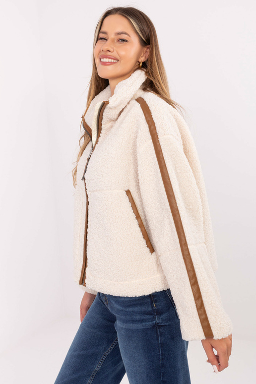 Šviesiai smėlinė striukė