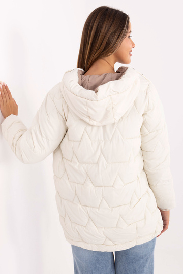 Striukė kreminio atspalvio