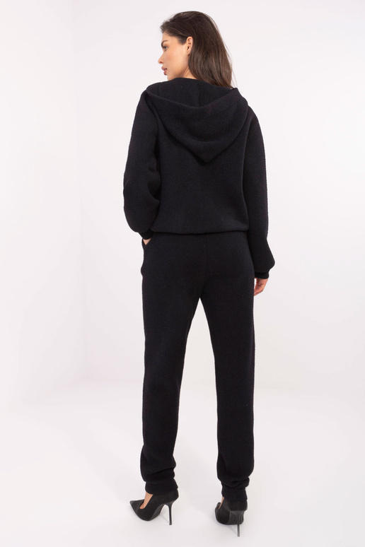 Juodas komplektas Juodas komplektas