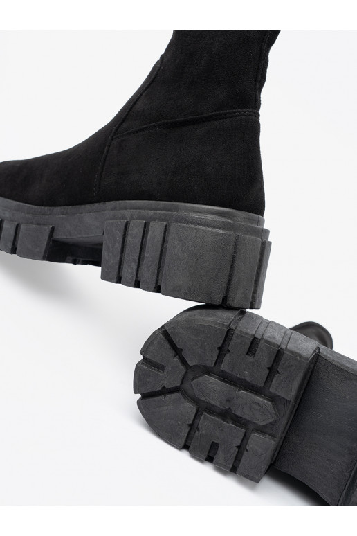 Moteriški juodos spalvos zomšiniai batai Moteriški juodos spalvos zomšiniai batai