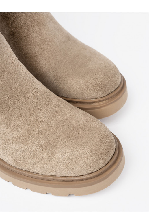 smėlio spalvos batai su masyviu kulnu z cholewką 