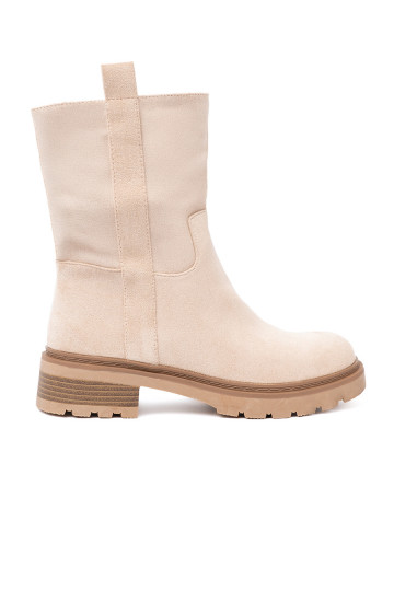 Nowoczesne  batai o prostym fasonie