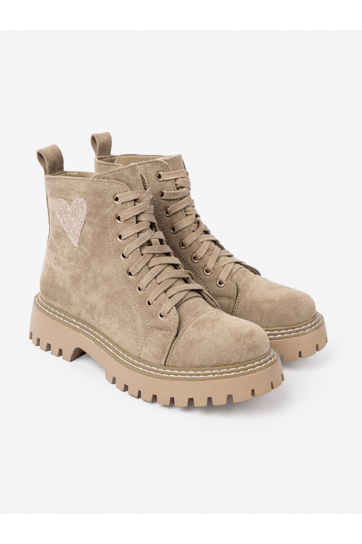 smėlio spalvos auliniai batai  i grubą podeszwą