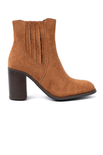 karamelinės spalvos batai ant kulno iš eko zomšos