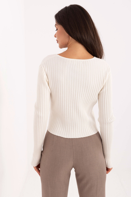 Kreminės spalvos megztinis