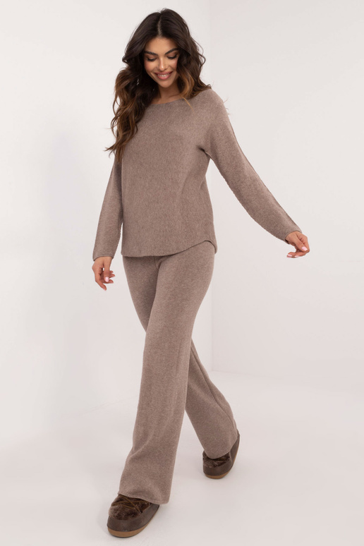 Tamsiai smėlinis komplektas Tamsiai smėlinis komplektas