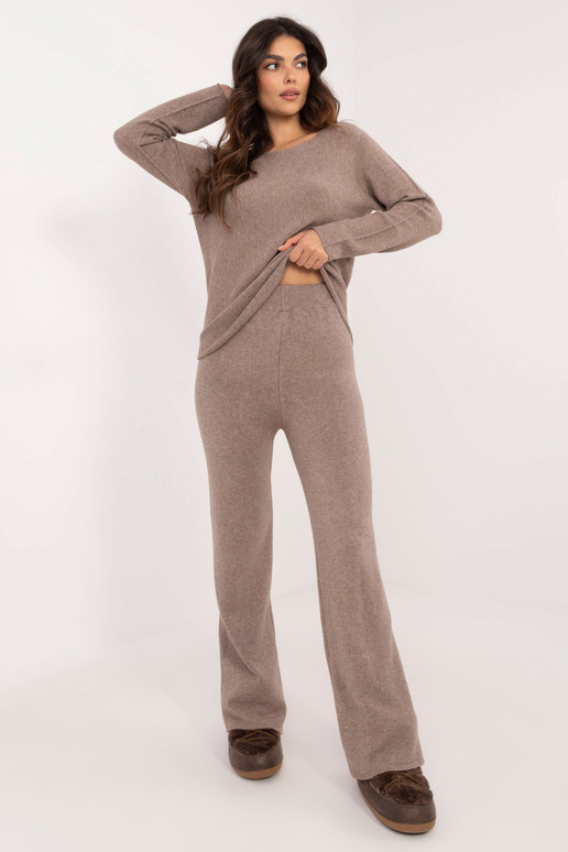 Tamsiai smėlinis komplektas Tamsiai smėlinis komplektas