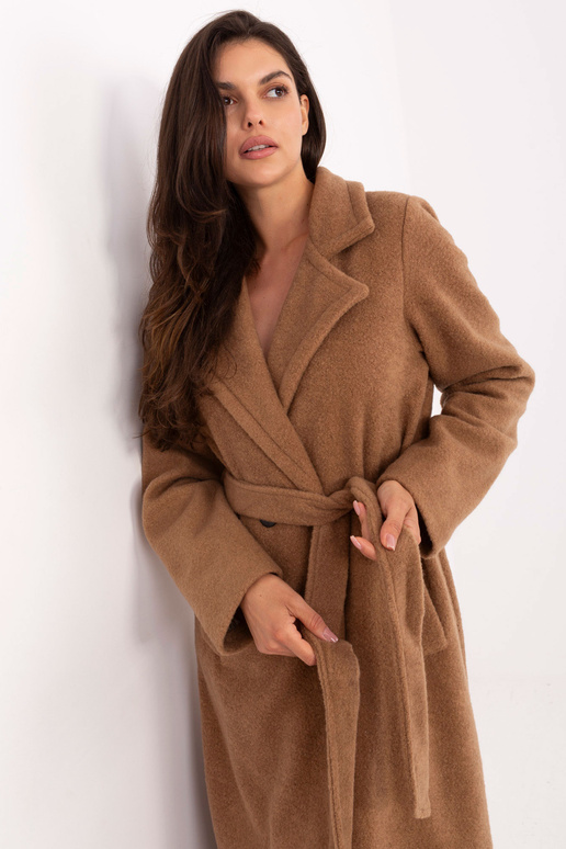 Kupranugario spalvos paltas