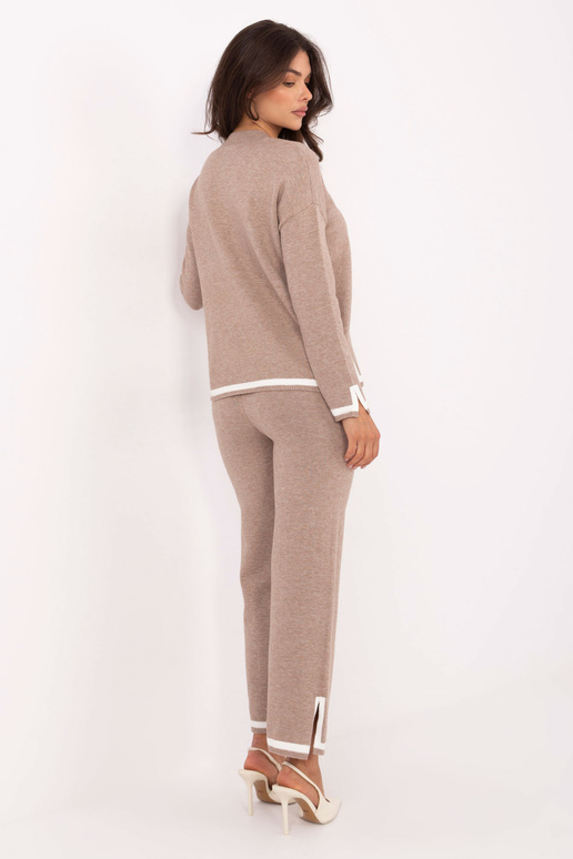 Rinkinys tamsiai smėlinis Rinkinys tamsiai smėlinis