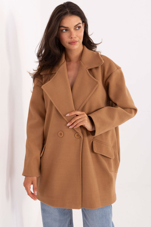 Kupranugario spalvos paltas