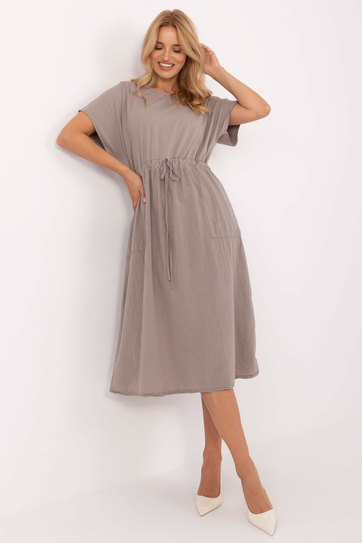 Tamsiai smėlinės spalvos suknelė