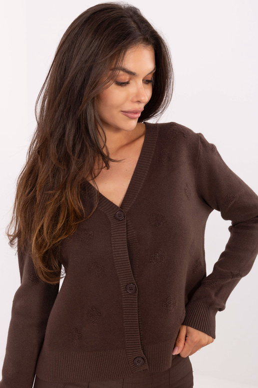 Tamsiai rudas megztinis