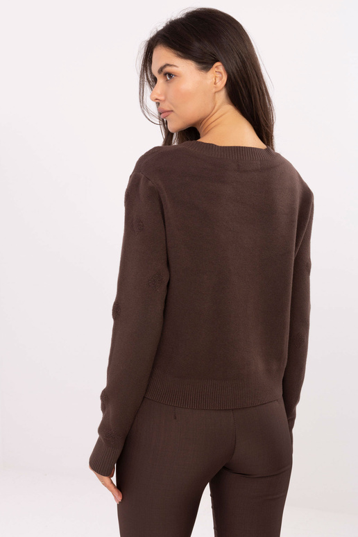 Tamsiai rudas megztinis