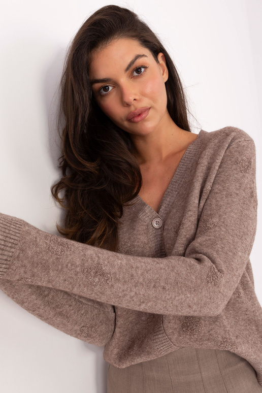 Megztinis tamsiai smėlinės spalvos