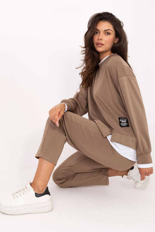 Tamsiai smėlinis komplektas Tamsiai smėlinis komplektas