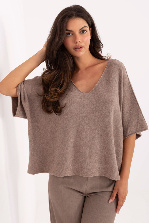 Tamsiai smėlinis megztinis