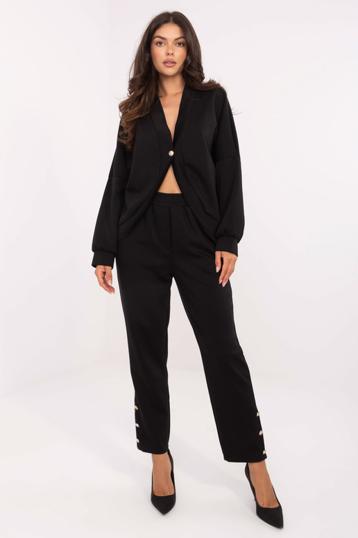 Juodas komplektas Juodas komplektas