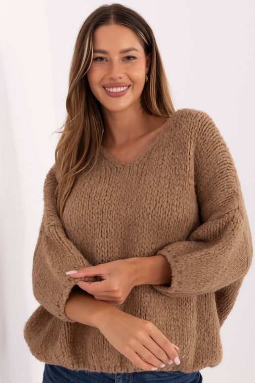 Kupranugario spalvos megztinis