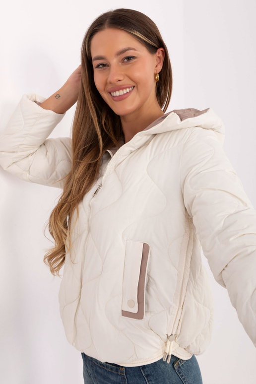 Dramblio kaulo spalvos striukė