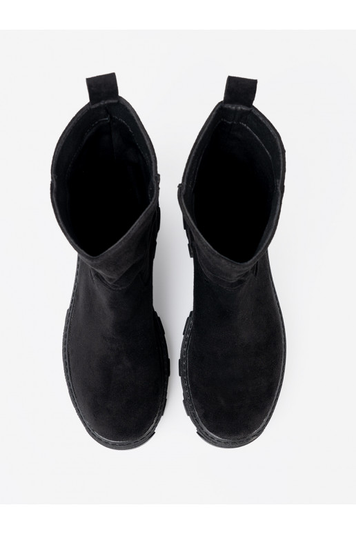 Juodos spalvos batai o minimalistycznym kroju