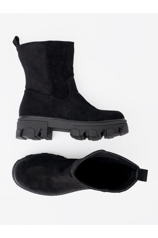 Juodos spalvos batai o minimalistycznym kroju