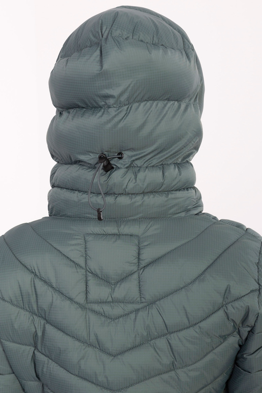 Tamsiai žalios spalvos striukė