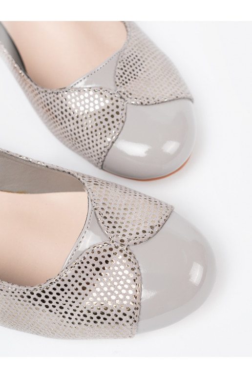 pilkos spalvos aukštakulniai ze m zdobieniem