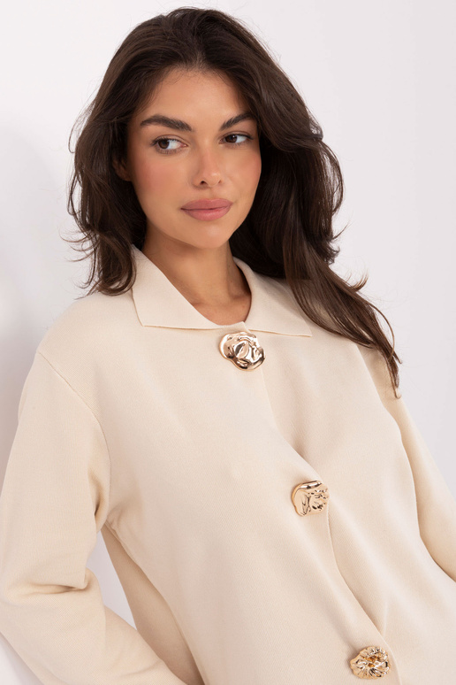 Šviesiai smėlinės spalvos megztinis