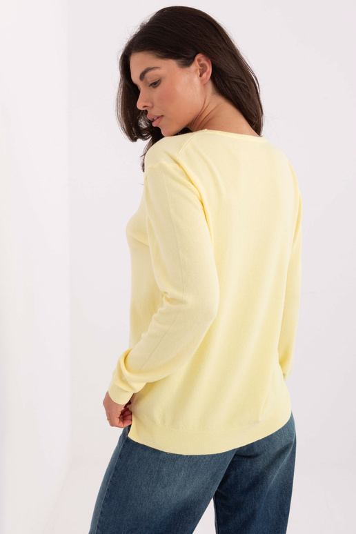 Šviesiai geltonos spalvos megztinis