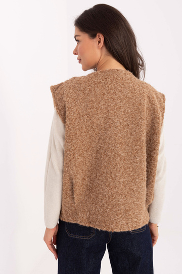 Kupranugario spalvos liemenė 2