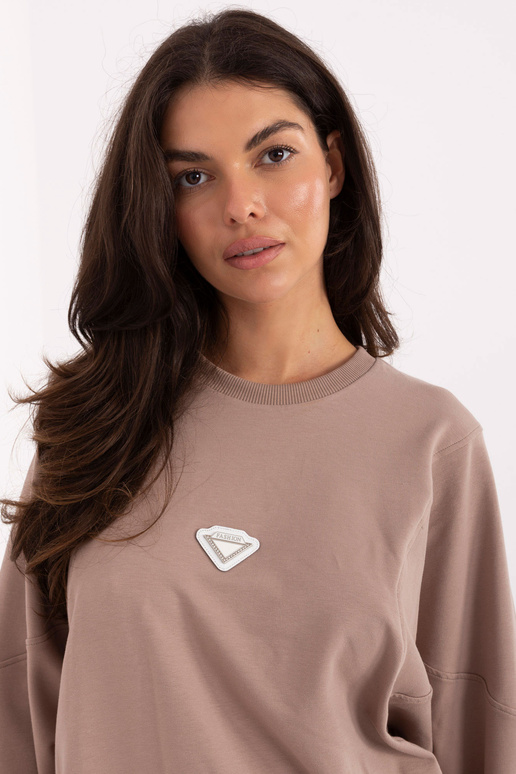 Tamsiai smėlinės spalvos džemperis