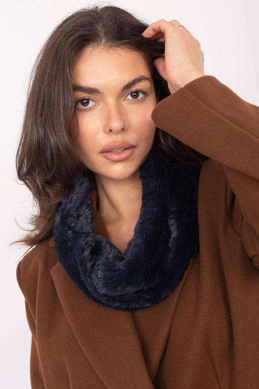 Mova tamsiai mėlyna