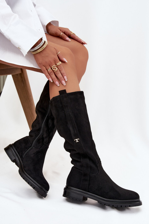 Šilti ilgaauliai batai Na płaskim Obcasie iš eko zomšosowe Juodos spalvos Delyssa