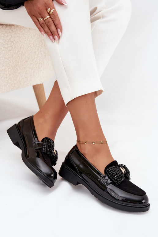 Lakuoti mokasinai su širdimi juodos spalvos