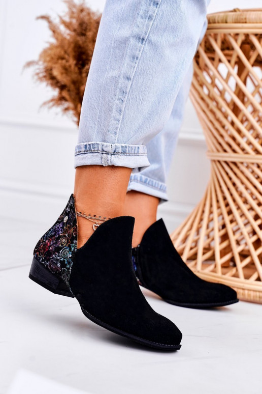 Moteriški aulinukai   Juodos spalvos su gėlėmis 04091-57