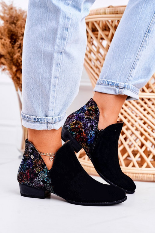 Moteriški aulinukai   Juodos spalvos su gėlėmis 04091-57