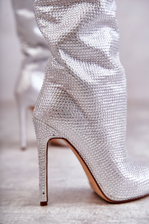  ilgaauliai batai su plonais kulniukais su tviskančiomis akutėmis sidabro spalvos Lovisa
