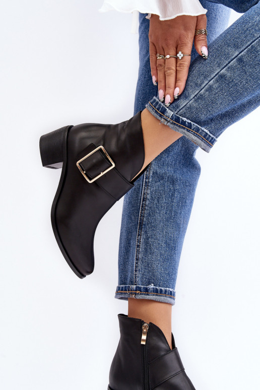 Aulinukai  su neaukštais kulniukais su sagtimis Juodos spalvos Liliane