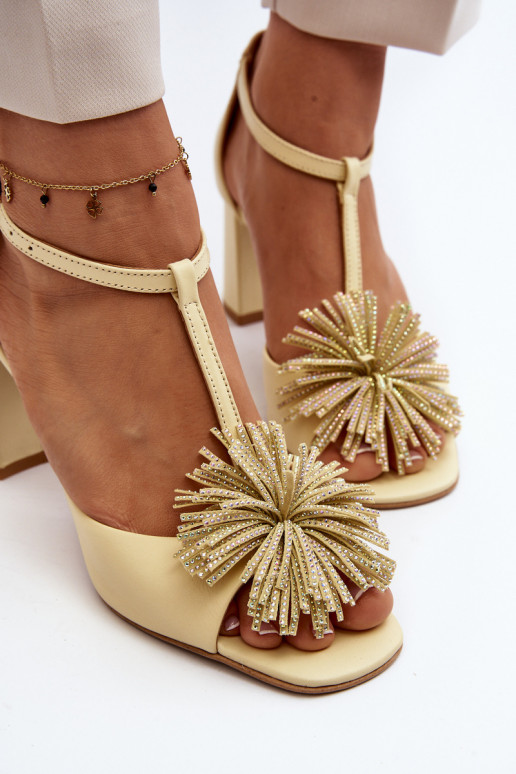 basutės   su kulniukais su ornamentais Laura Messi 2758 smėlio spalvos