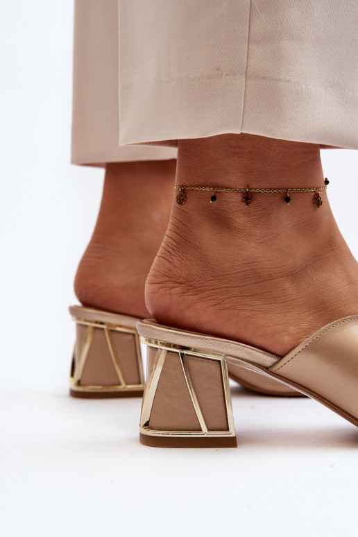 Elegantiško stiliaus Moteriškos šlepetės su kulniukais Laura Messi 2771 aukso spalvos